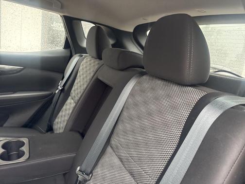2021 Nissan Rogue Sport SV