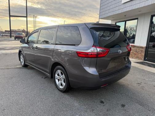 2020 Toyota Sienna L