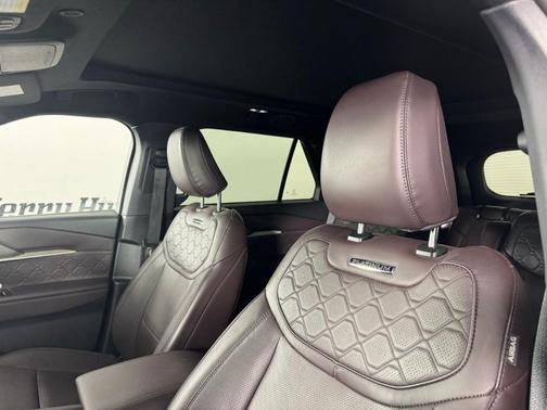 Black Metallic 2025 Ford Explorer Platinum