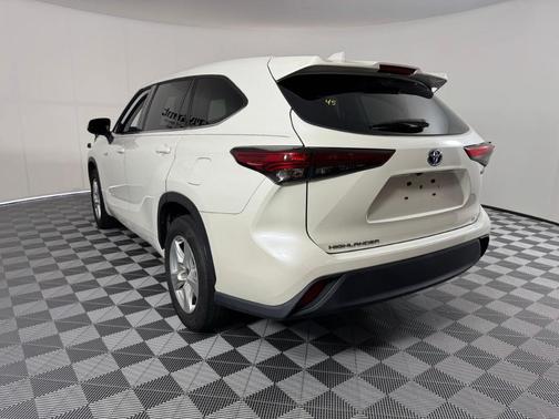 2021 Toyota Highlander Hybrid LE