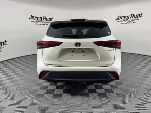 2021 Toyota Highlander Hybrid LE