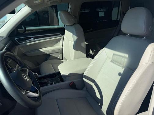 2023 Volkswagen Atlas 3.6L SE w/Technology