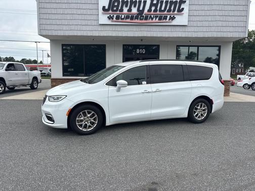 2022 Chrysler Pacifica Touring-L