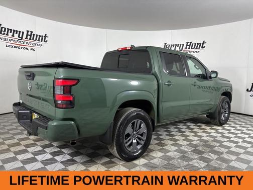 2025 Nissan Frontier SV