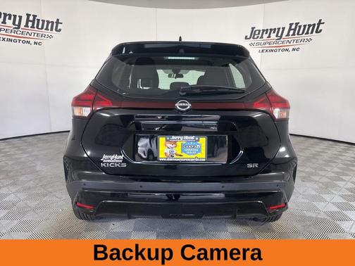 2022 Nissan Kicks SR