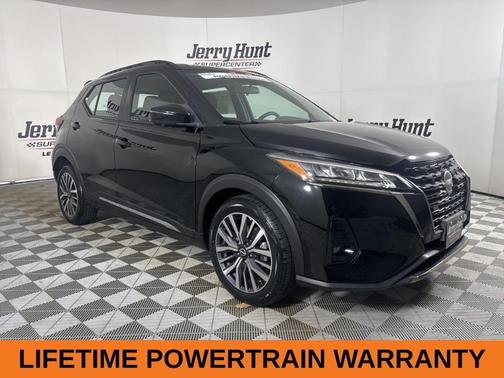 2022 Nissan Kicks SR