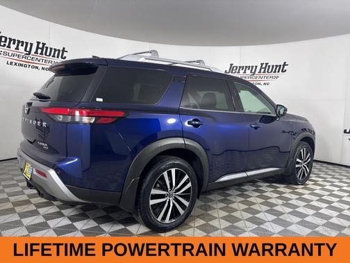 2023 Nissan Pathfinder Platinum