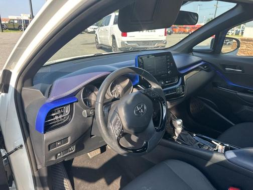 2020 Toyota C-HR XLE