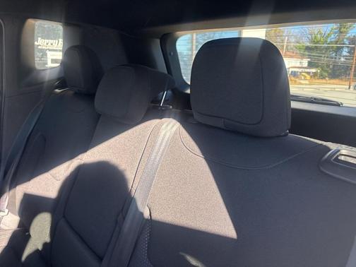 2022 Jeep Renegade Altitude