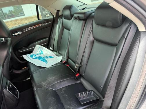 2023 Chrysler 300 Touring L