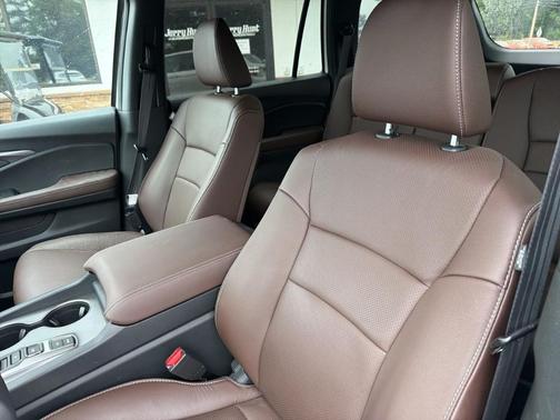 White 2024 Honda Passport EX-L