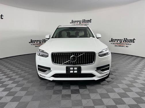 2023 Volvo XC90 B6 Plus 7-Seater