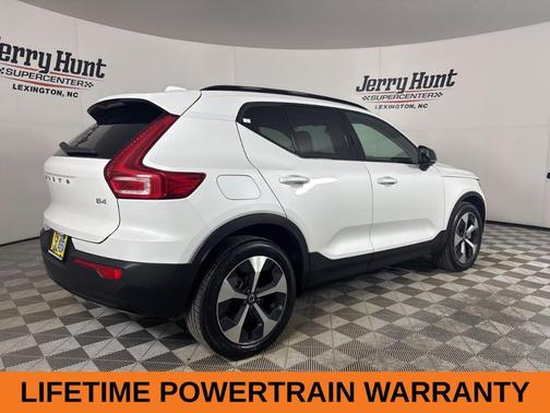 2023 Volvo XC40 B4 Ultimate Dark Theme