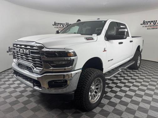 Bright White Clearcoat 2025 RAM 2500 Big Horn