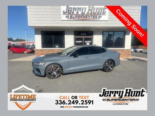 2024 Volvo S60 B5 Plus Dark Theme