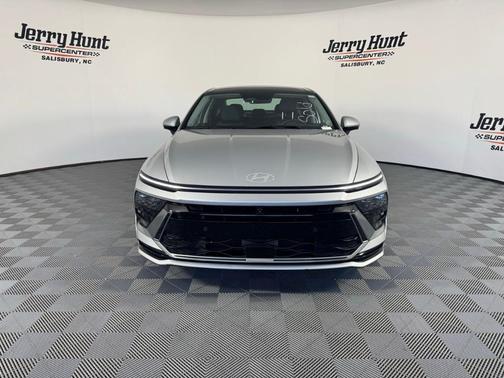 2024 Hyundai SONATA Hybrid Limited