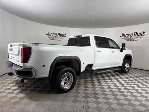 2022 GMC Sierra 3500 SLT