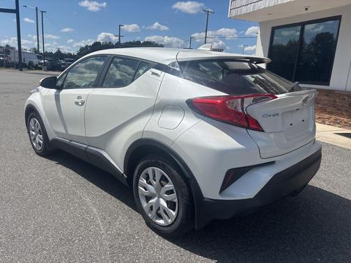 2021 Toyota C-HR LE