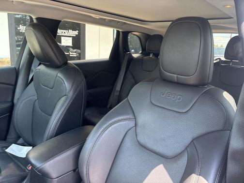 Sting Gray Clearcoat 2021 Jeep Cherokee Latitude Lux