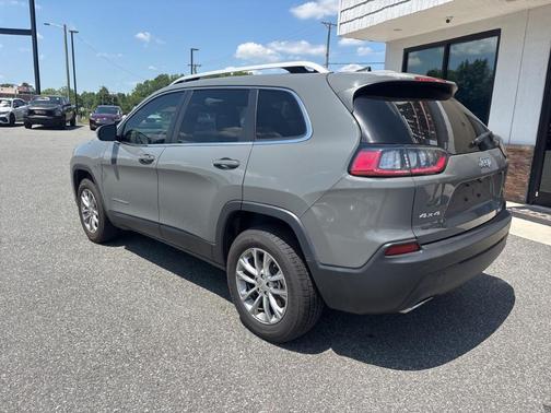 Sting Gray Clearcoat 2021 Jeep Cherokee Latitude Lux