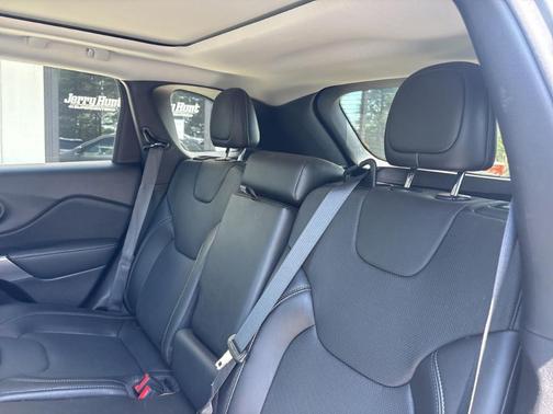 Sting Gray Clearcoat 2021 Jeep Cherokee Latitude Lux