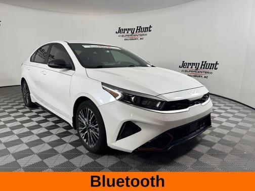 Snow White Pearl 2024 Kia Forte GT-Line