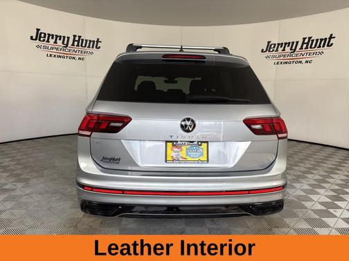 2024 Volkswagen Tiguan 2.0T SE R-Line Black