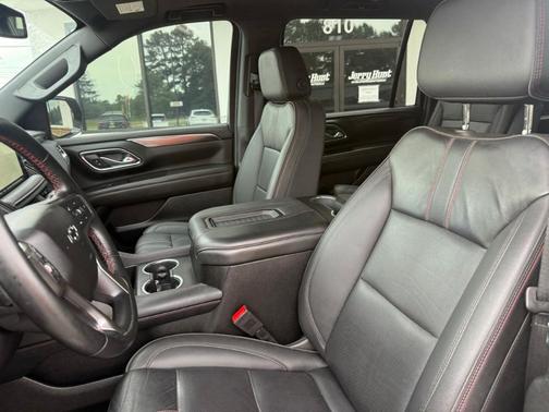Black 2024 Chevrolet Suburban RST