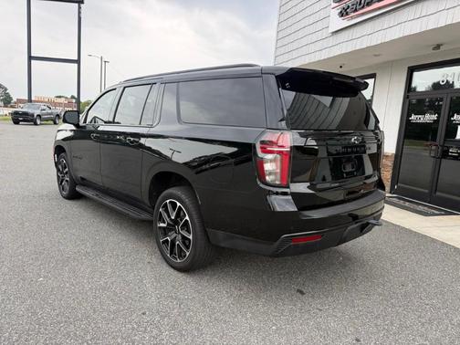 Black 2024 Chevrolet Suburban RST