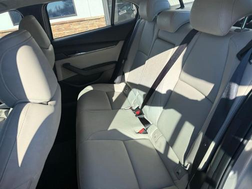 2025 Mazda Mazda3 FWD w/Preferred Package