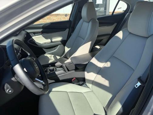 2025 Mazda Mazda3 FWD w/Preferred Package