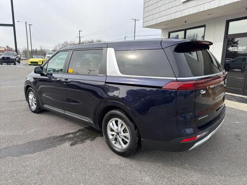 2023 Kia Carnival LX