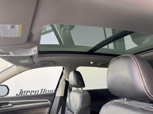 2021 Volkswagen Atlas 3.6 V6 SE w/ Technology R-Line