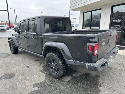 2022 Jeep Gladiator Sport