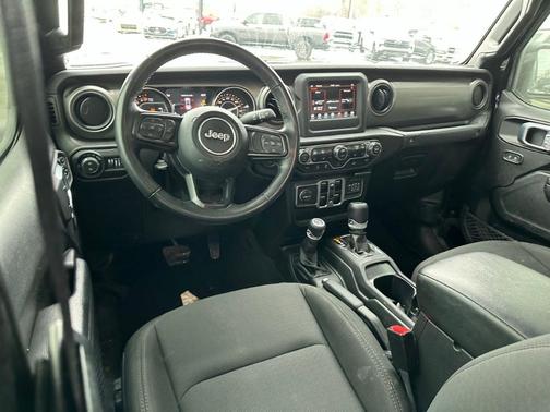 2022 Jeep Gladiator Sport