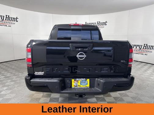 2024 Nissan Frontier SL