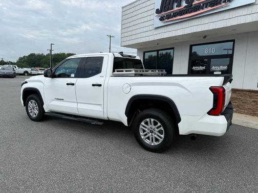 2022 Toyota Tundra SR5