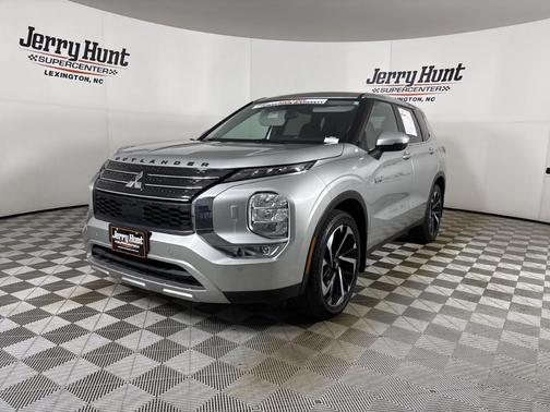2024 Mitsubishi Outlander PHEV SE