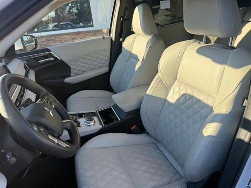 2024 Mitsubishi Outlander SEL