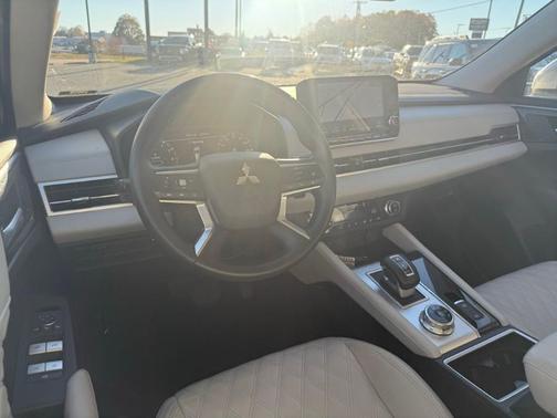 2024 Mitsubishi Outlander SEL