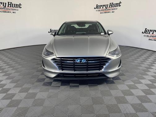 2022 Hyundai SONATA SE