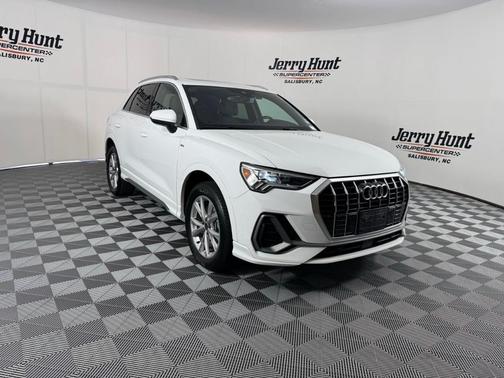 2024 Audi Q3 45 S line Premium