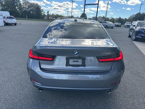 2024 BMW 330 i