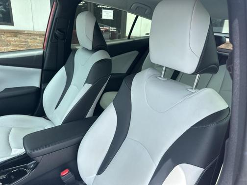 2019 Toyota Prius XLE