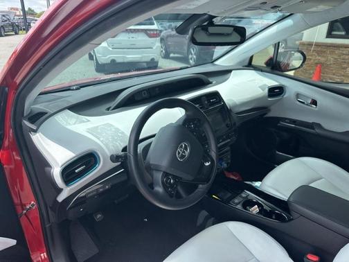 2019 Toyota Prius XLE