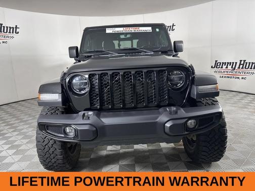 2022 Jeep Gladiator Sport