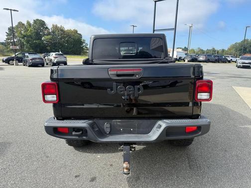 2022 Jeep Gladiator Sport