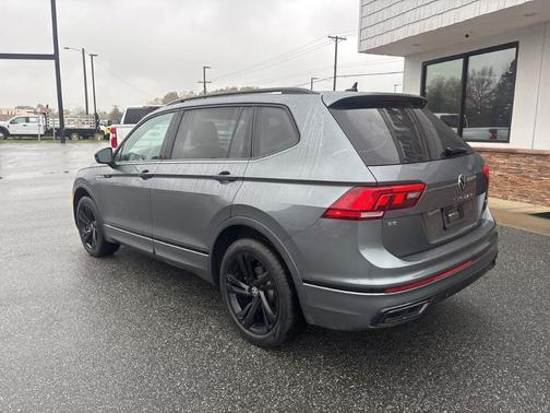 2023 Volkswagen Tiguan 2.0T SE R-Line Black