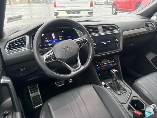 2023 Volkswagen Tiguan 2.0T SE R-Line Black