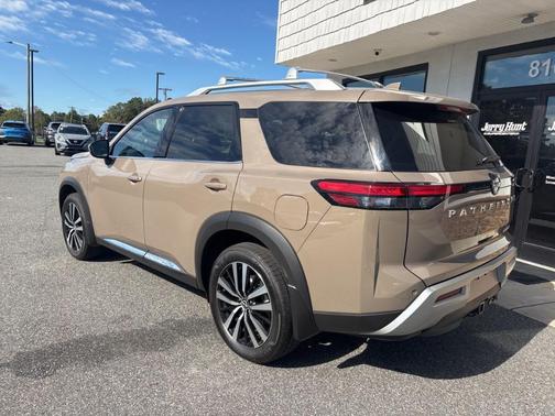 2024 Nissan Pathfinder Platinum